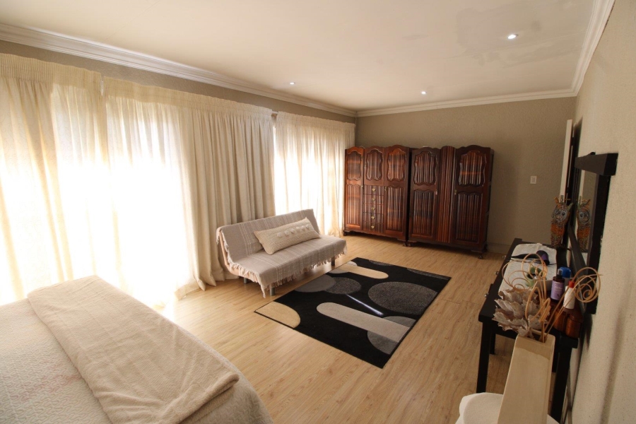 6 Bedroom Property for Sale in Doringkruin North West